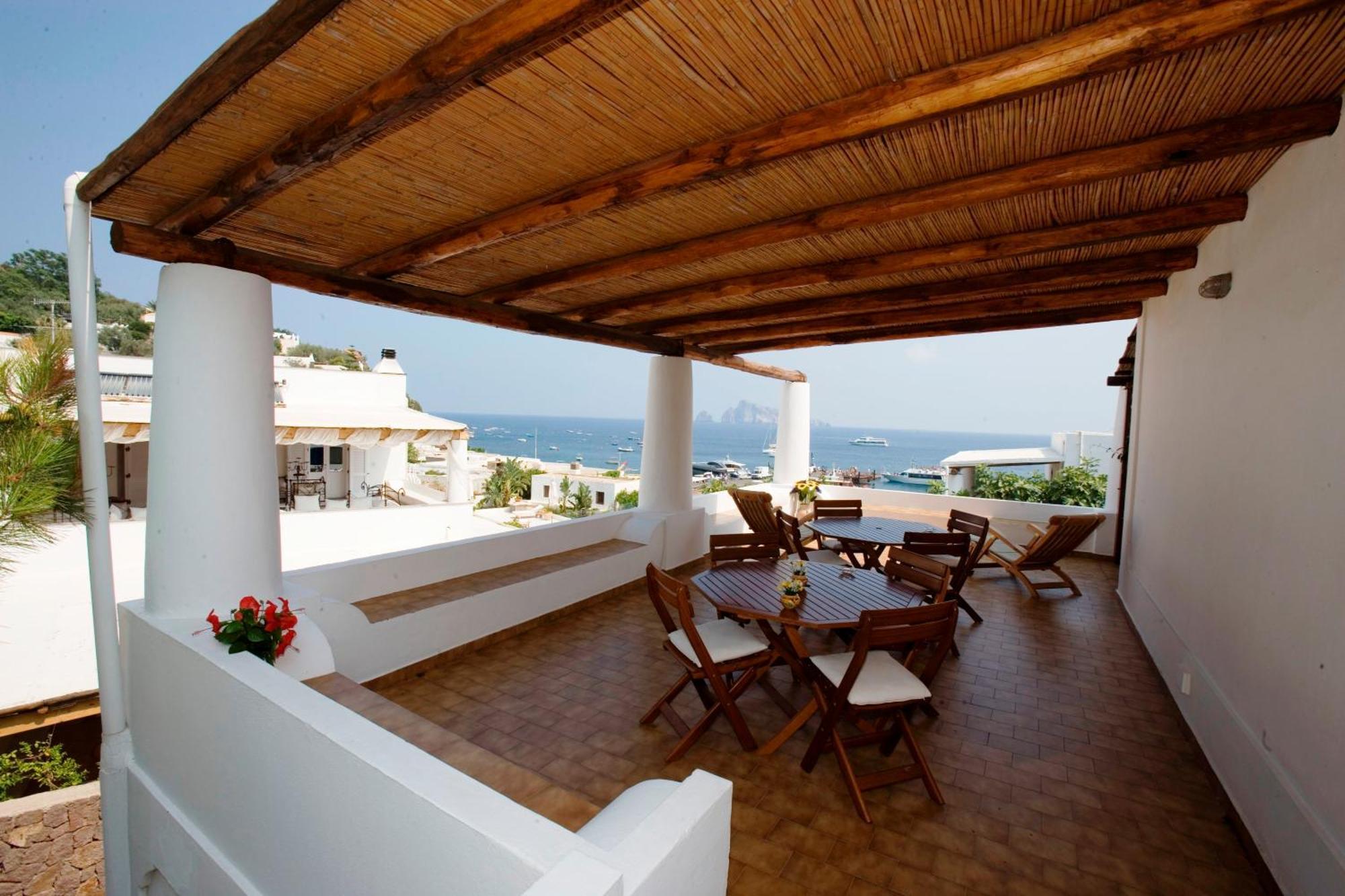 Hotel Tesoriero Panarea Extérieur photo