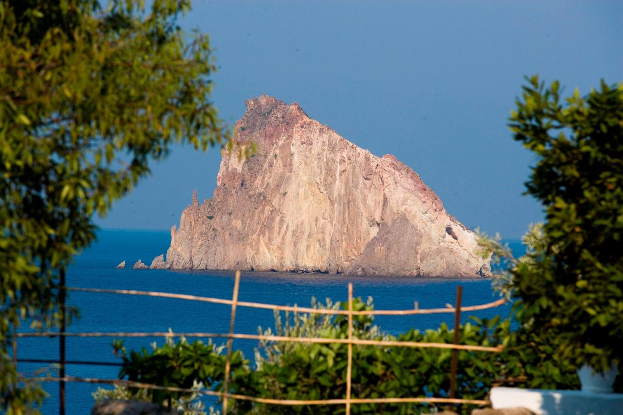 Hotel Tesoriero Panarea Extérieur photo
