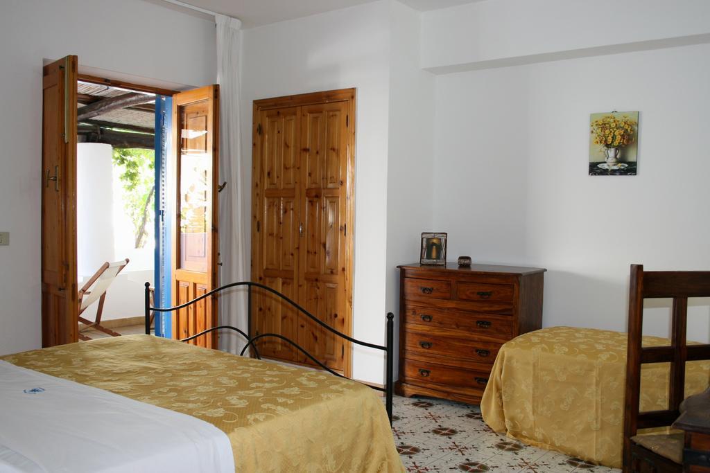 Hotel Tesoriero Panarea Extérieur photo