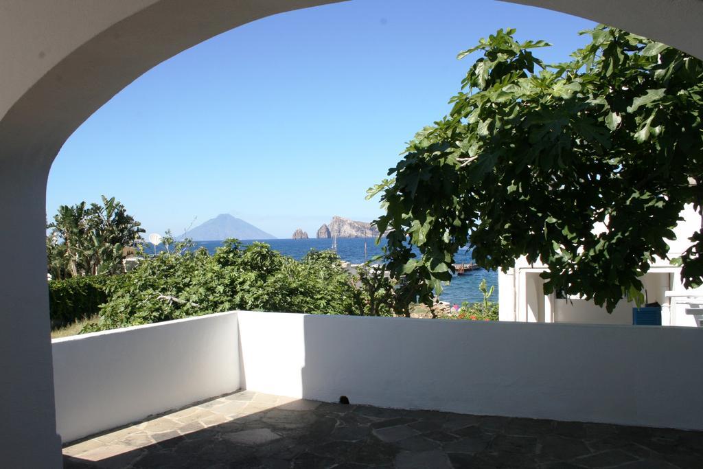 Hotel Tesoriero Panarea Extérieur photo