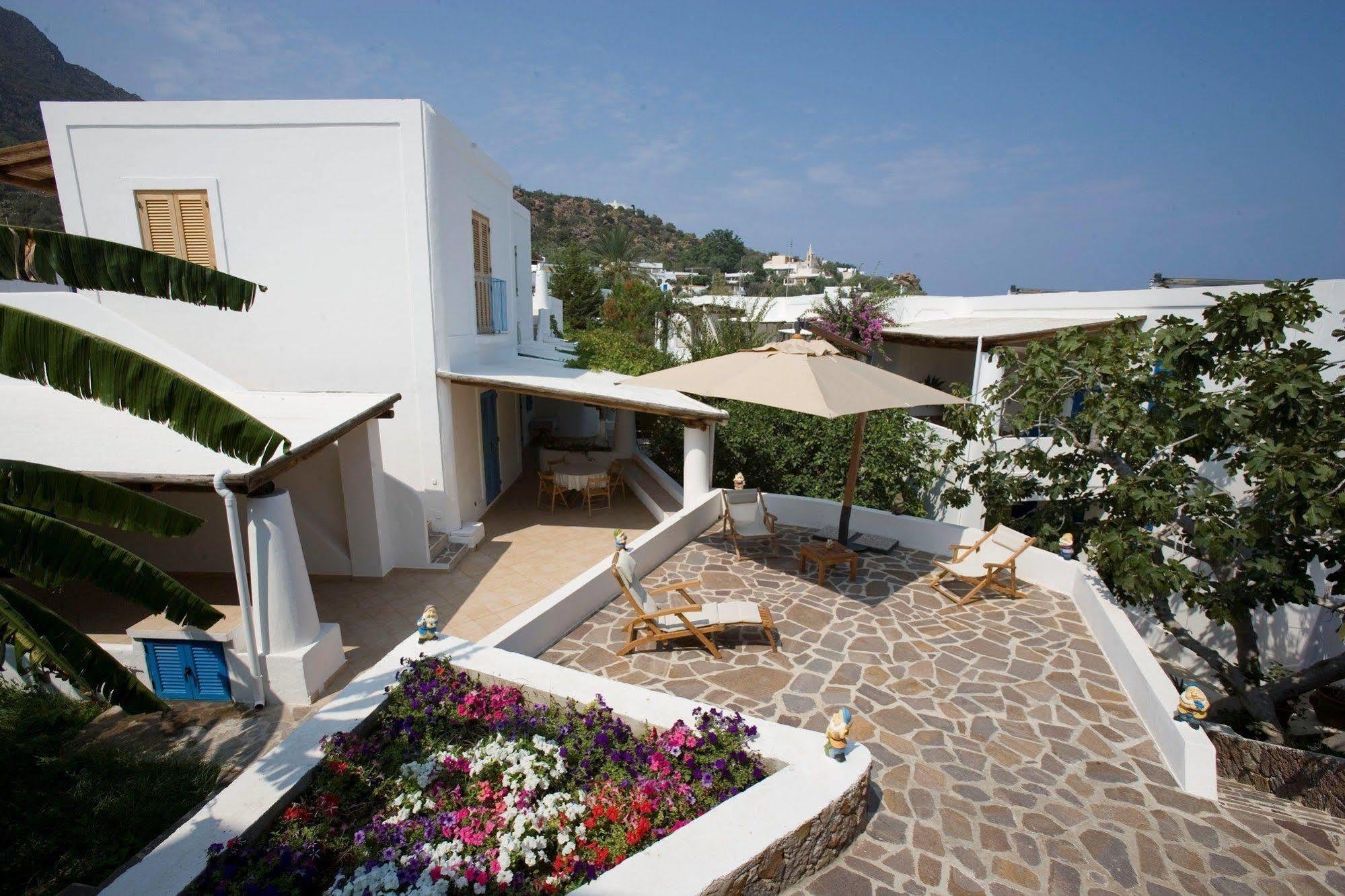 Hotel Tesoriero Panarea Extérieur photo