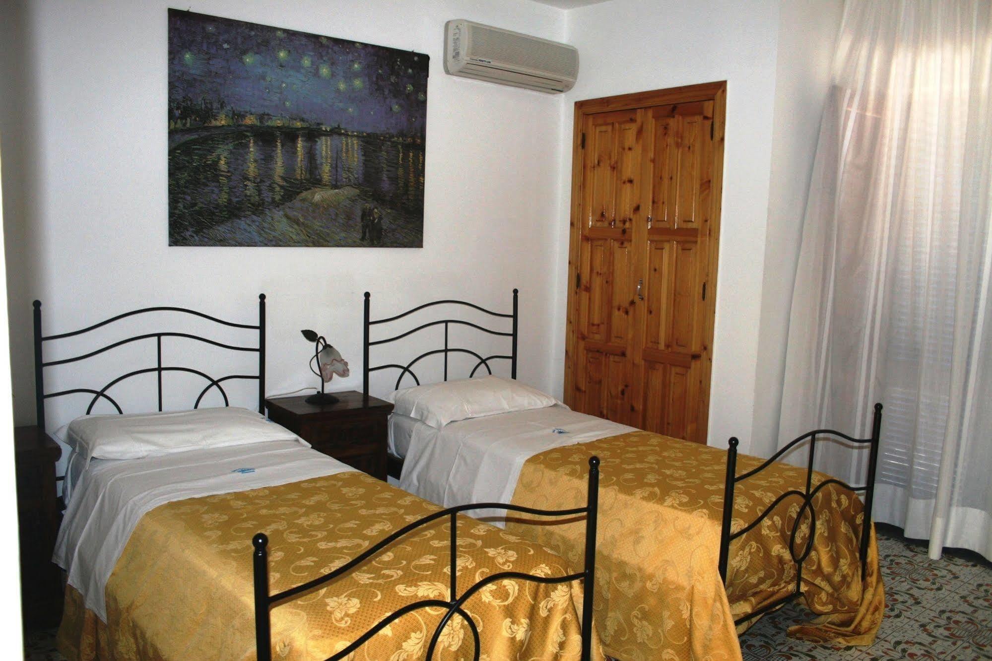 Hotel Tesoriero Panarea Extérieur photo